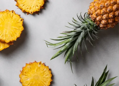Pineapple illustration for the pineapple powder ingredient